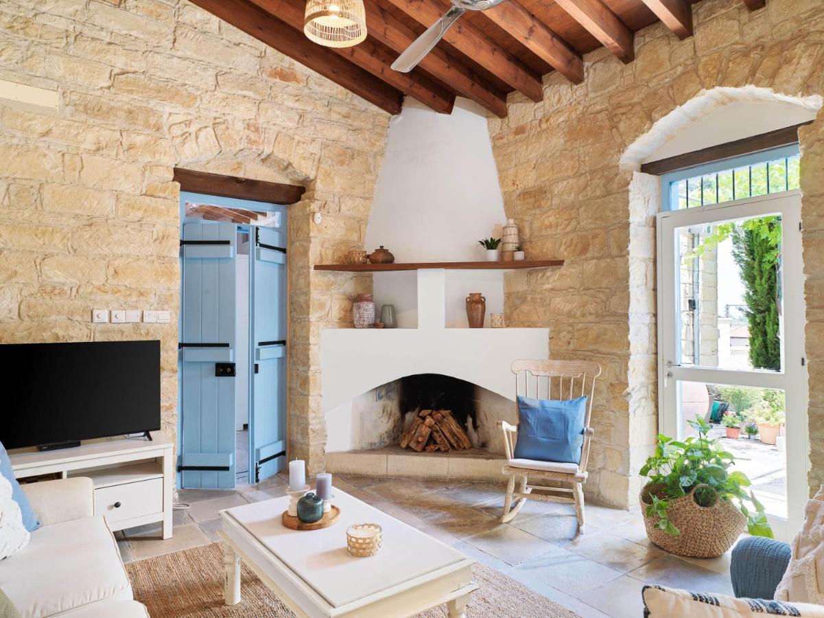 Villa Avgoustis Pachna エクステリア 写真